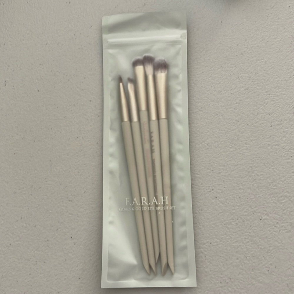 Farah Goals and Gold Eye Brush set, new and unopened.